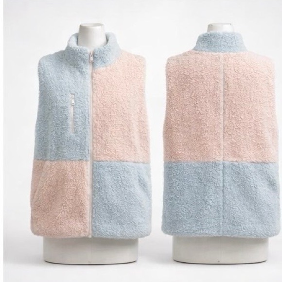 Finesse Sherpa Vest - Picture 2 of 8